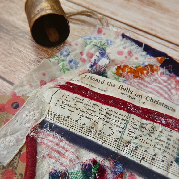 Vintage Santas Key Rustic Slow Stitch Hand Sewn Christmas Pannel - Picture 3 of 6